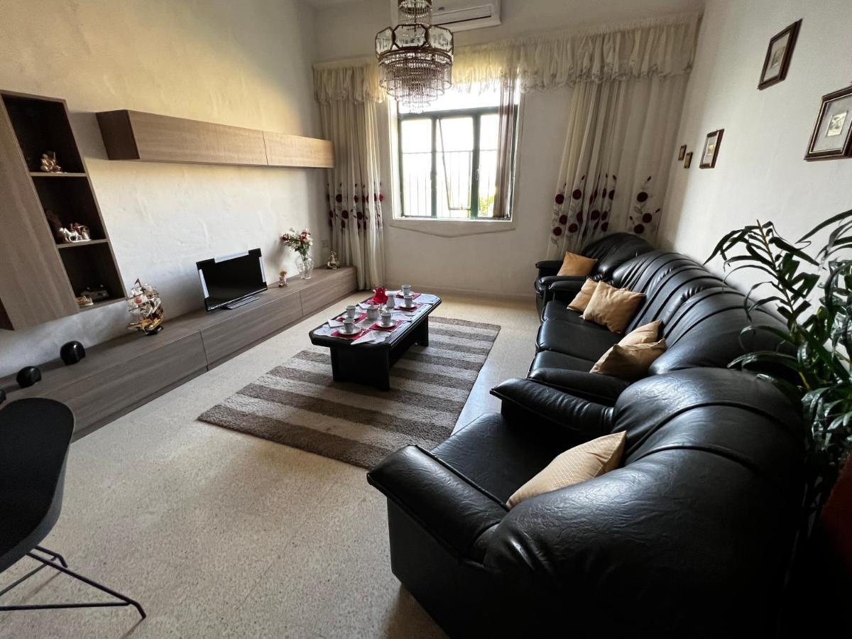 Superb 3 Bedroom Apartment In La Valette Extérieur photo